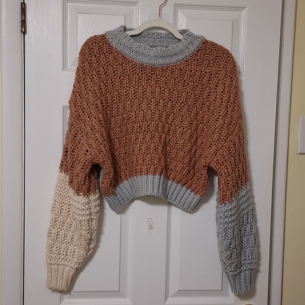 Universal Thread sz M, chunky knit sweater in rusty brown, cream and gray.